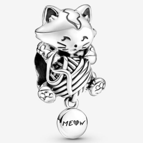 Charm Gatito con Bola de Lana